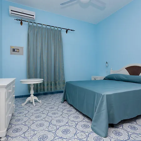 Nocleg ze śniadaniem Cala Dell'arena 4*