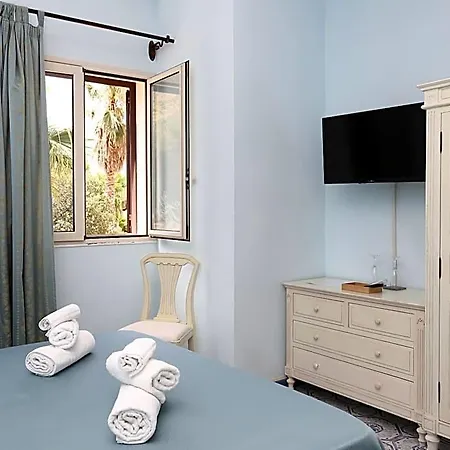 Couette-café Cala Dell'arena 4*