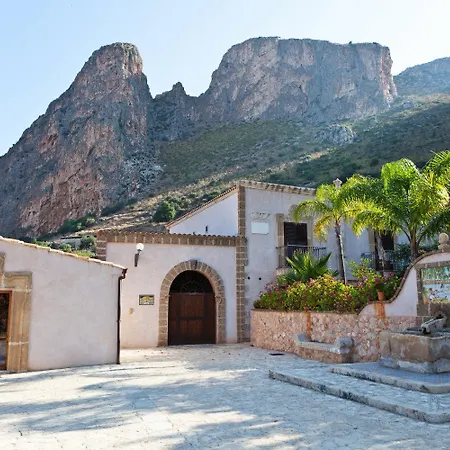 Cala Dell'arena 4* マカリ